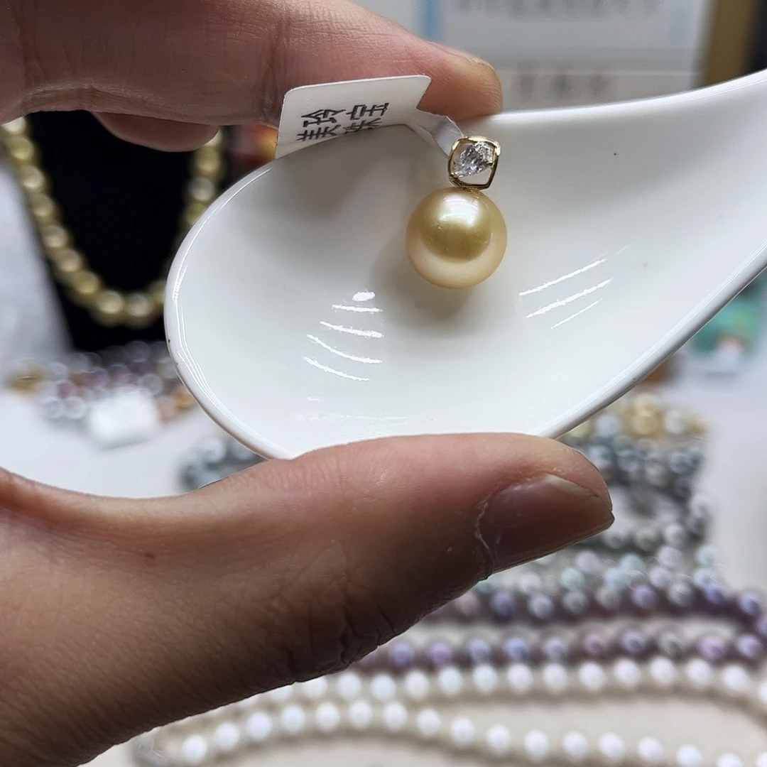 海水珍珠颈饰18K金镶嵌