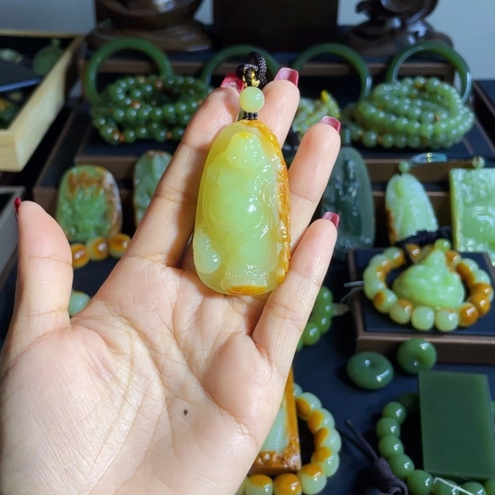 ****久颈饰未镶嵌和田玉