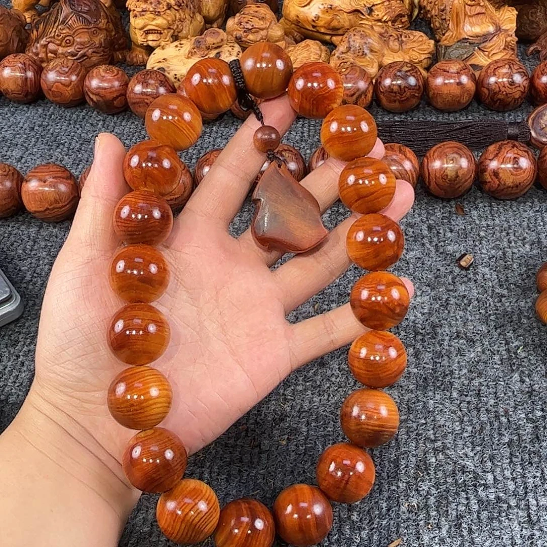 一***顺崖柏太行崖柏2,5沉水料，溏心火焰红手持
