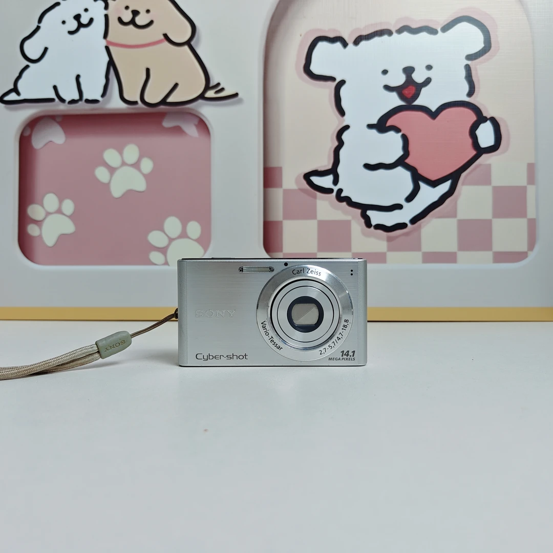 9新 Sony/索尼 w320银色1410w像素4倍变焦色彩鲜艳柔焦磨皮复古