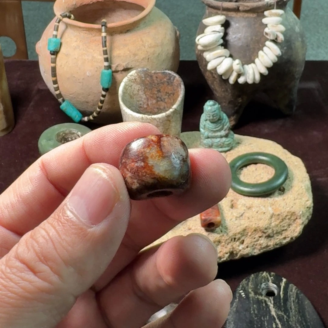 和田玉颈饰未镶嵌岩*