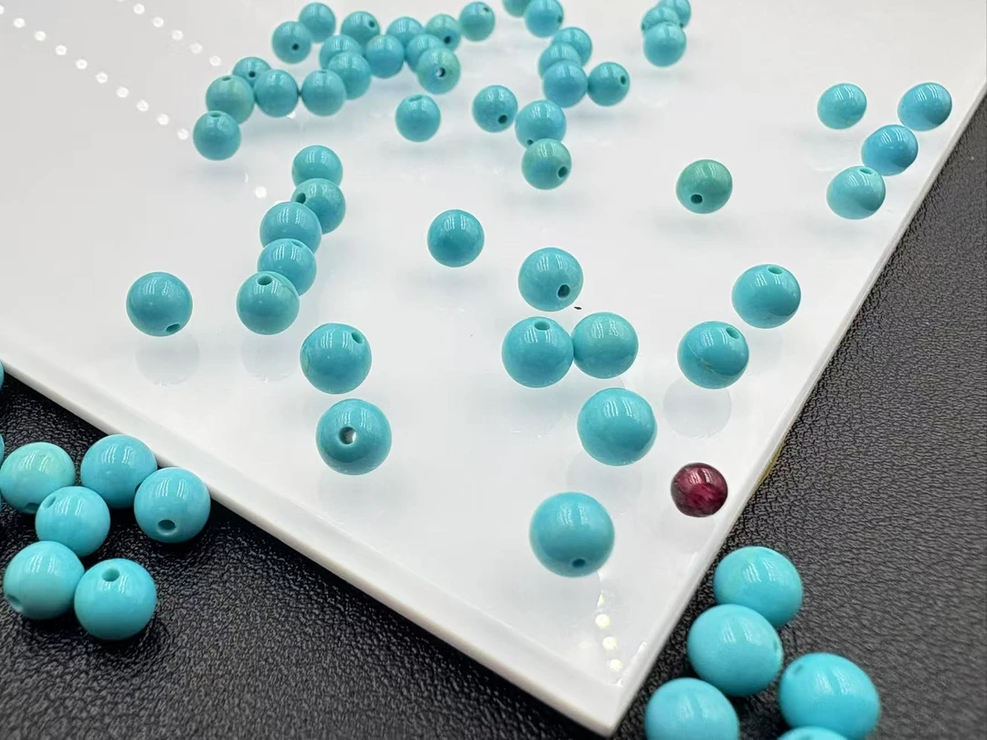 「戴琴珠宝」DQ1768-绿色4mm左右单珠加一粒石榴石（多样性发其一）