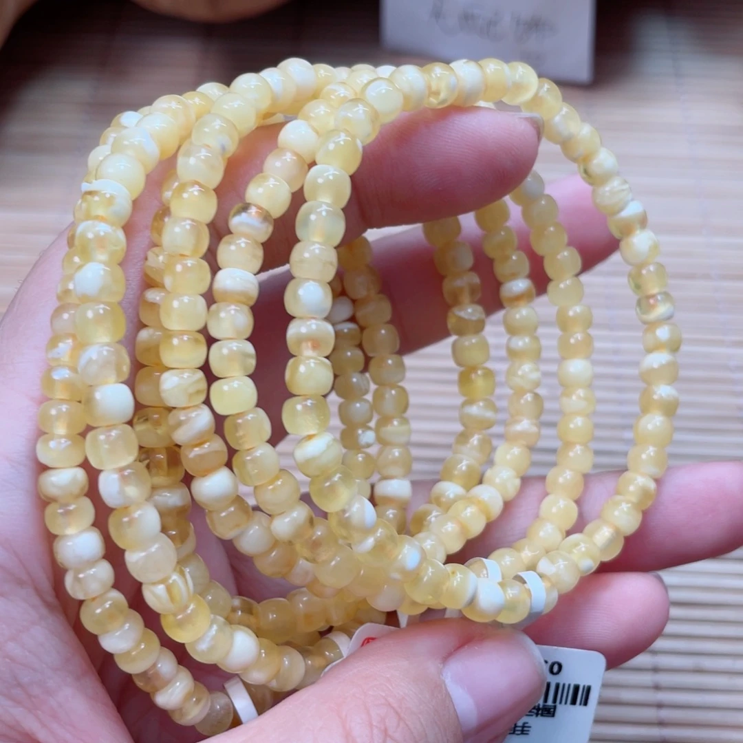 蜜蜡未镶嵌手串多样性发其中一个