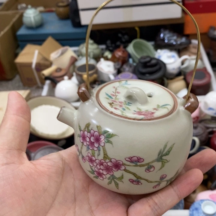 陶瓷艺术品及陶瓷壶