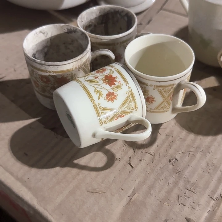 瓷片陶瓷盘子碗啥都有