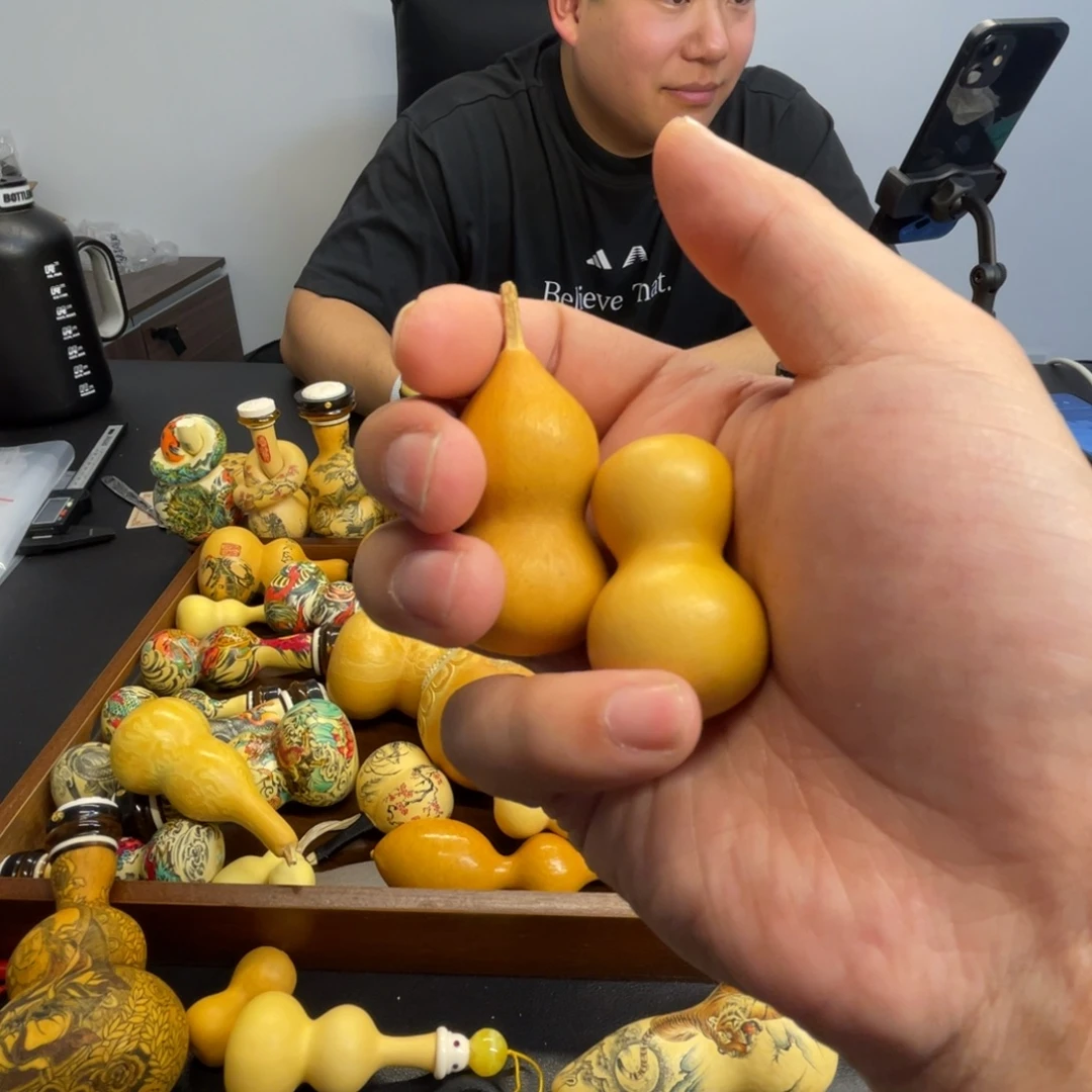 M***o把vv百分百你不能扭扭捏捏