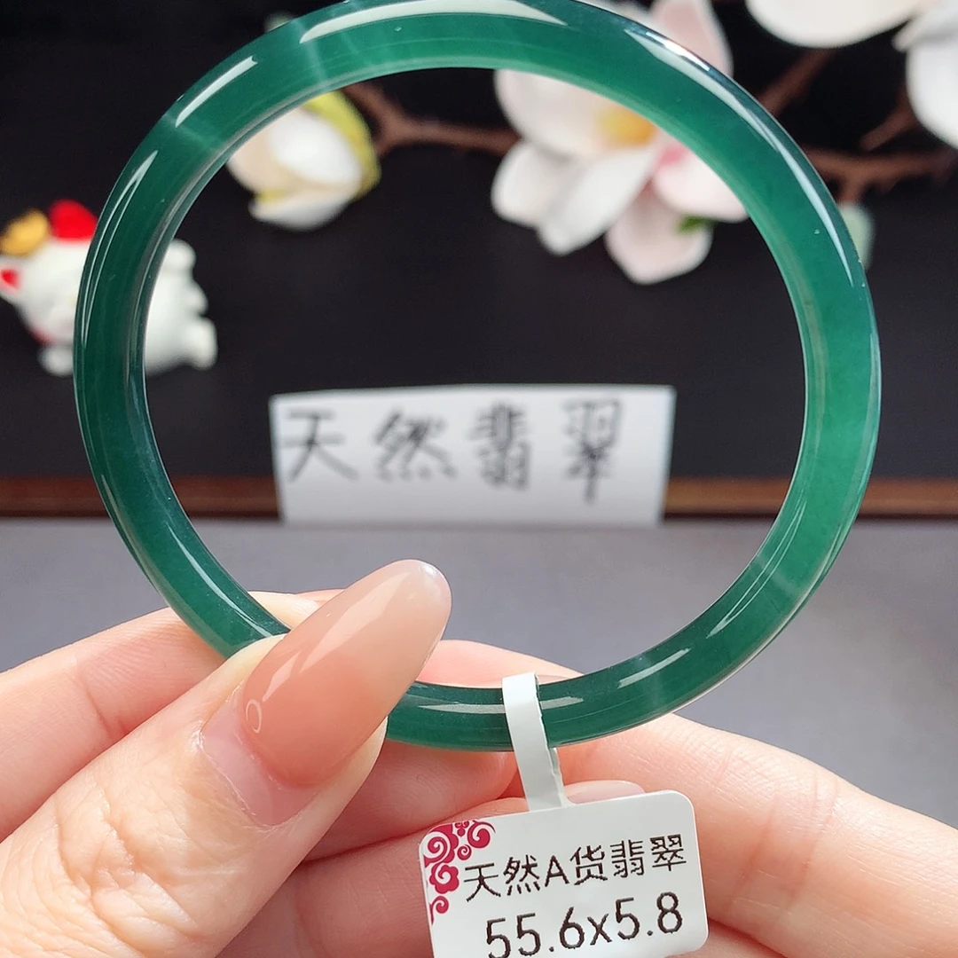 翡翠手镯（圆镯）未镶嵌