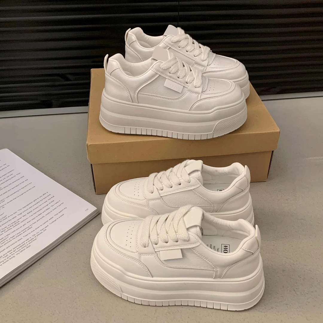 爆款真皮厚底小白鞋女2025春季新款松糕鞋小个子增高休闲运动板鞋