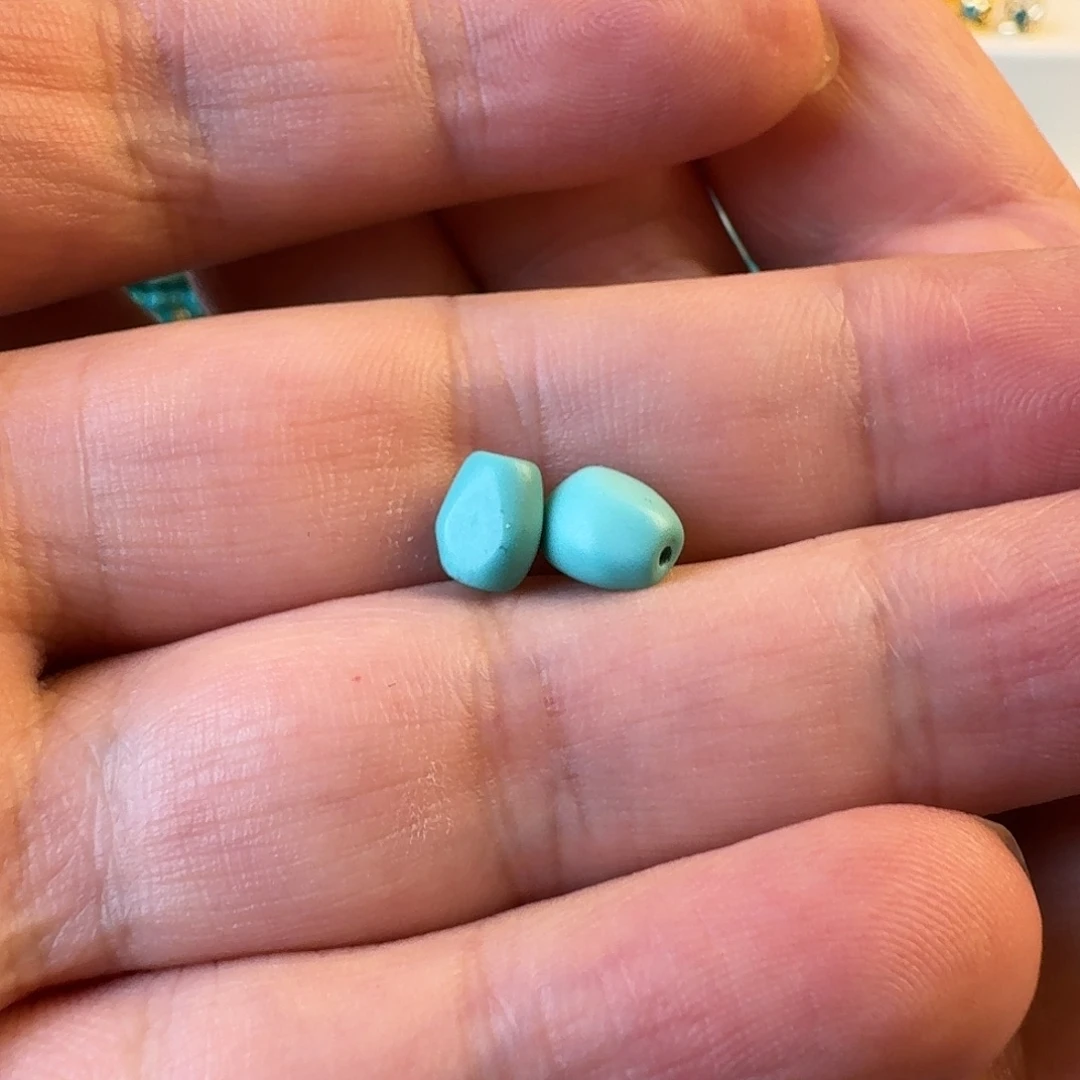 ****橘未镶嵌绿松石颈饰