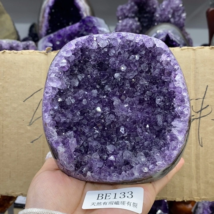 未镶嵌水晶大型摆件（非配饰）