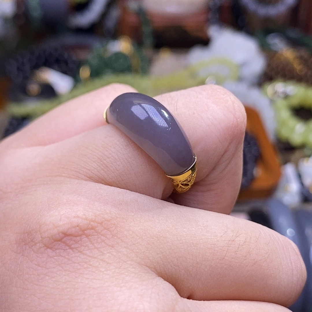 和田玉未镶嵌颈饰浓烟紫弯月戒指金镶18号