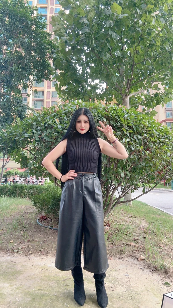 早秋新款韩版时尚高级感松紧腰宽松阔腿裤女秋七分裤pu皮裤百搭