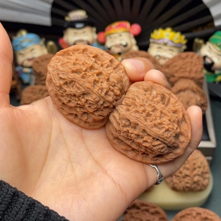 吊坠文玩核桃天**勤42尺大高炮