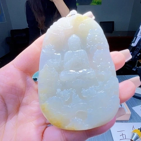 颈饰未镶嵌翡翠一个