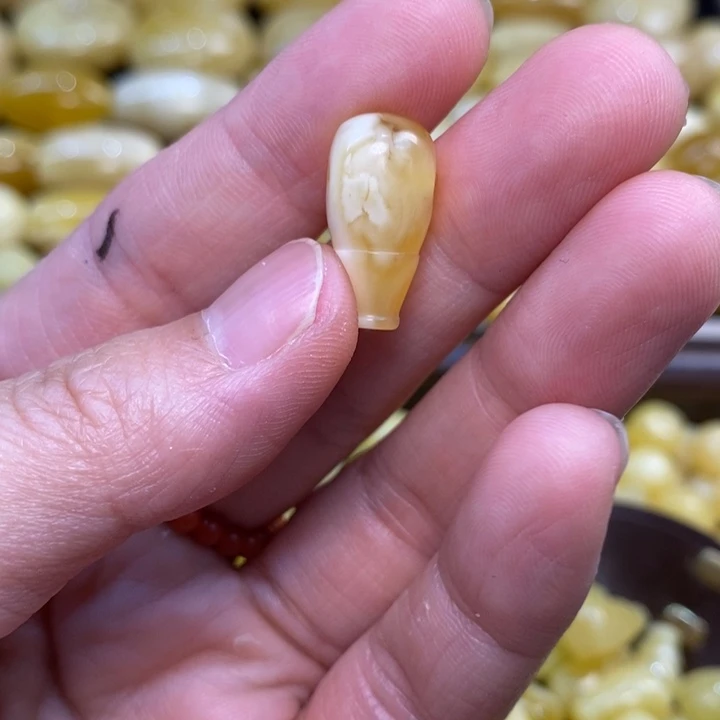 未镶嵌琥珀裸石一****生原矿琥珀蜜蜡配饰