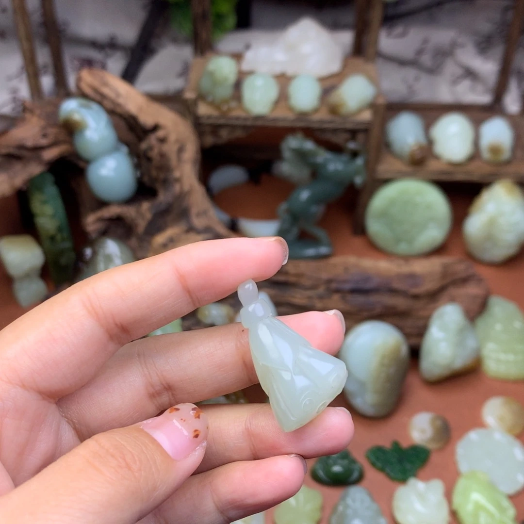 和田玉未镶嵌挂件