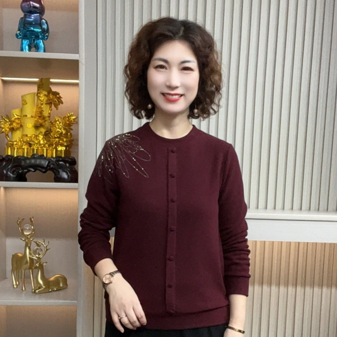 妈妈装流行时尚潮牌女装宽松秋装女士欧若拉独特漂亮内搭休闲长袖