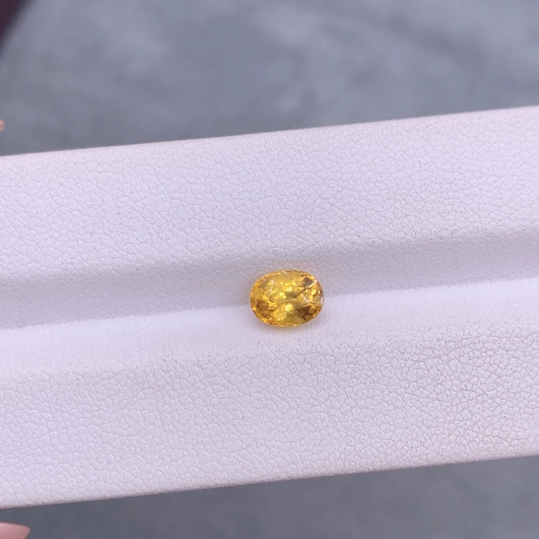蓝宝石裸石1.37克拉黄蓝宝
