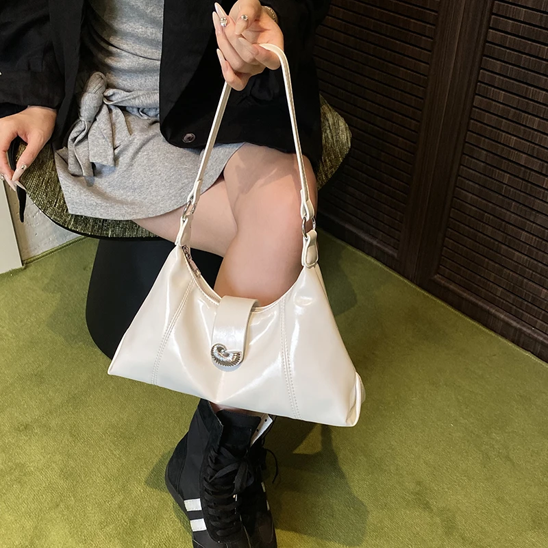 【肩带调节多种背法】简约时尚耐磨单肩拉链腋下包纯色日系少女风