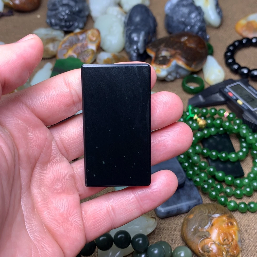 *****和田玉未镶嵌颈饰