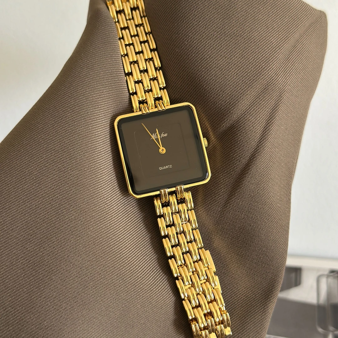 轻奢高级2025简约复古女表方形大表盘小众新款时尚手表小金表猎豹