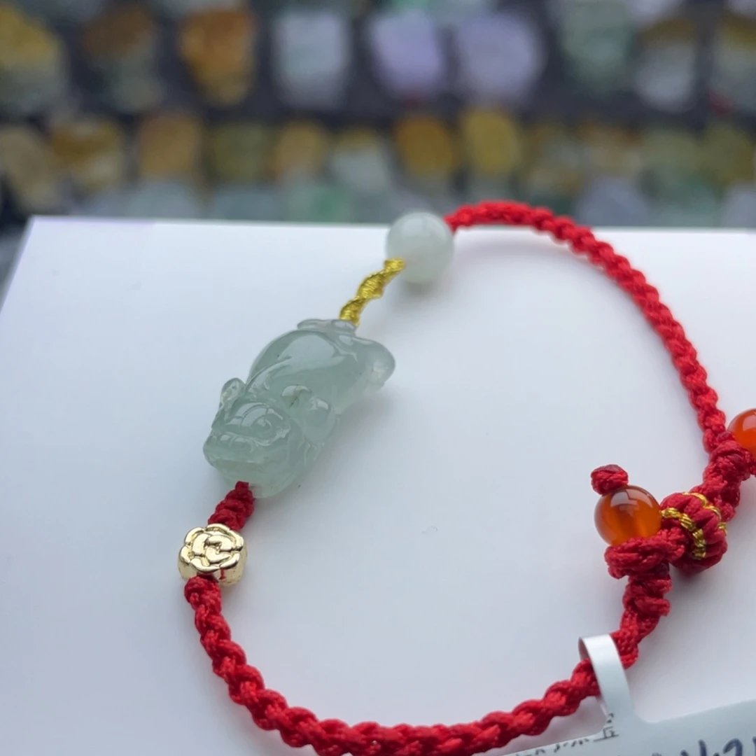 翡翠颈饰未镶嵌貔貅