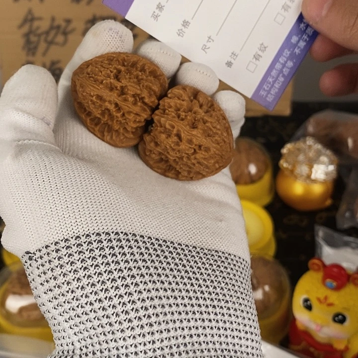 襄****光三角南疆石尺寸手把件