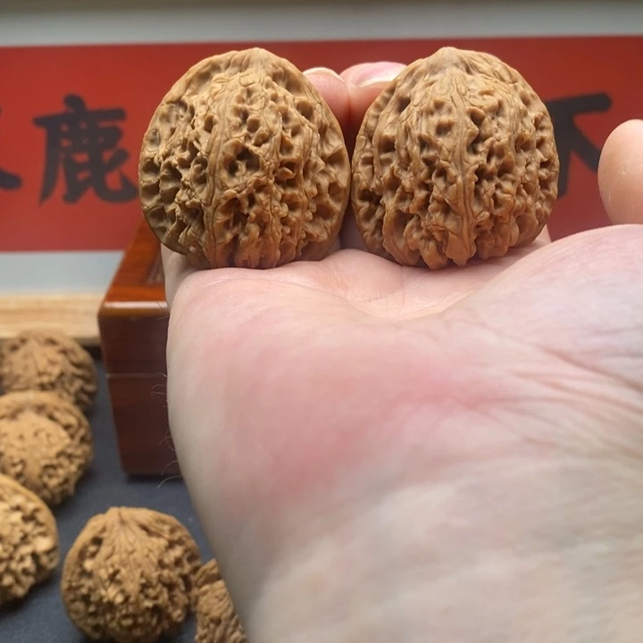 文玩核桃把件逆**舟南疆