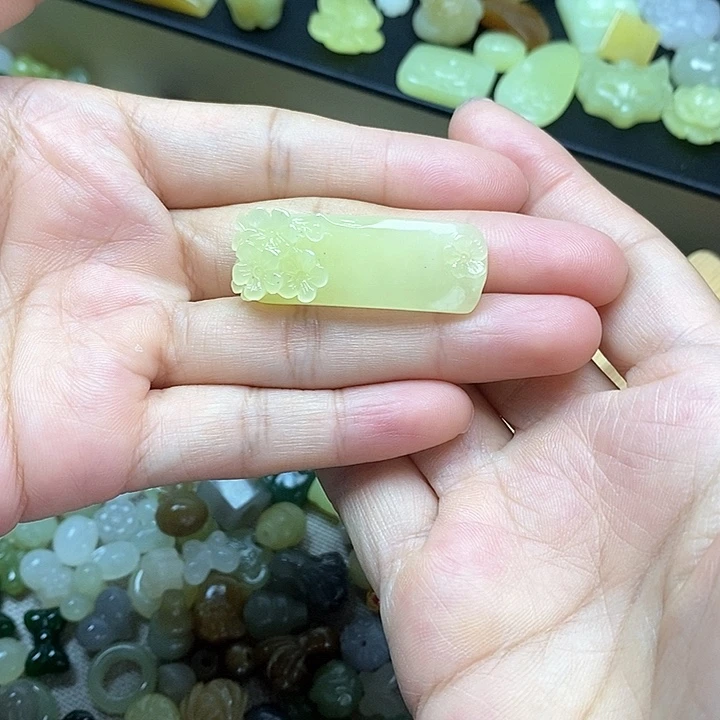 未镶嵌和田玉挂件