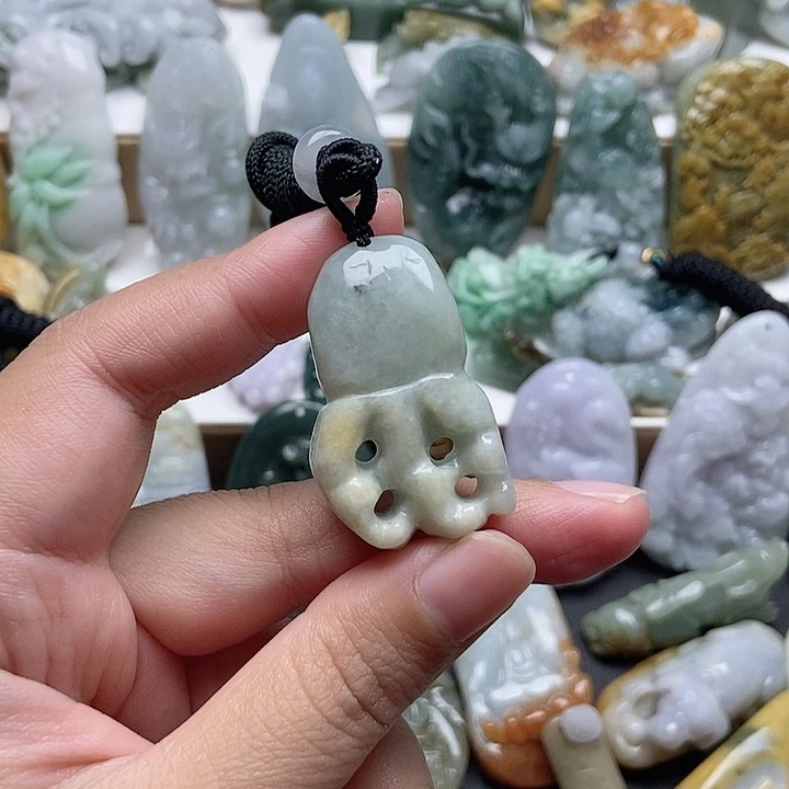 翡翠未镶嵌颈饰翡翠