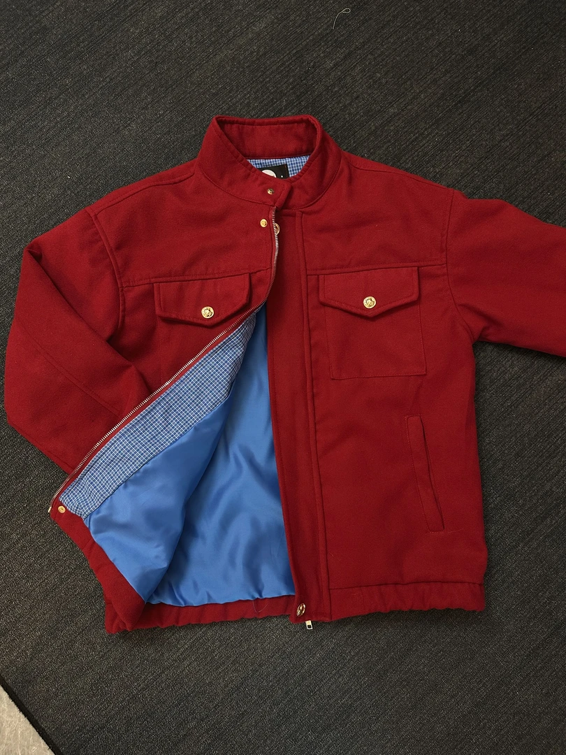 【小妮】美式复古毛呢红色立领棒球服高街机能风本命年夹克 J208