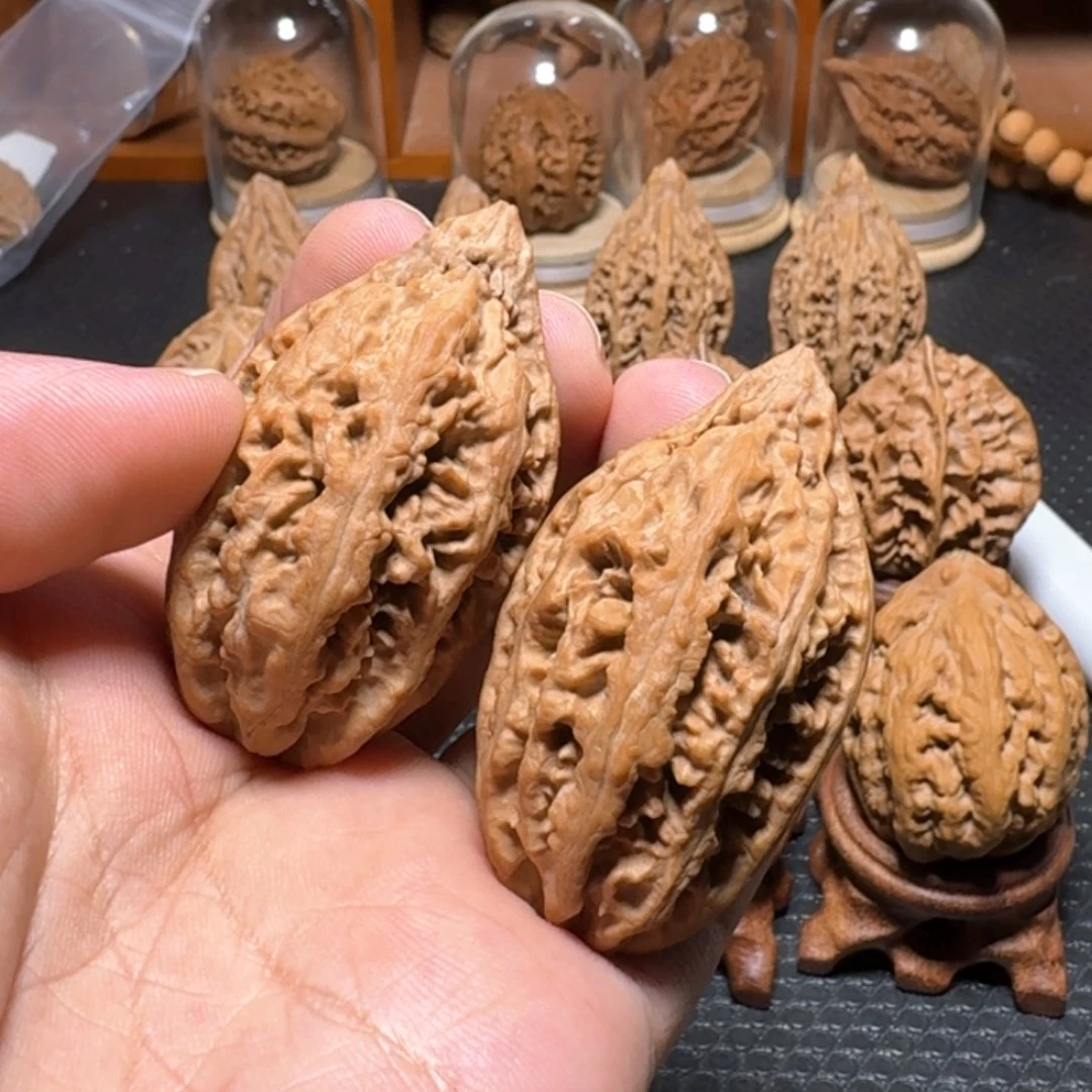 文玩核桃把件蚂蚁枪