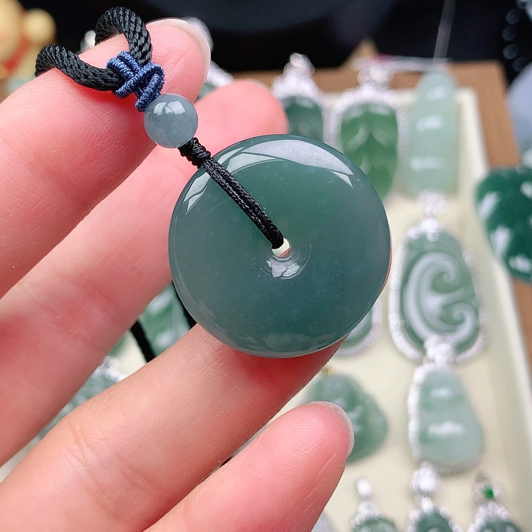 翡翠未镶嵌颈饰吊坠