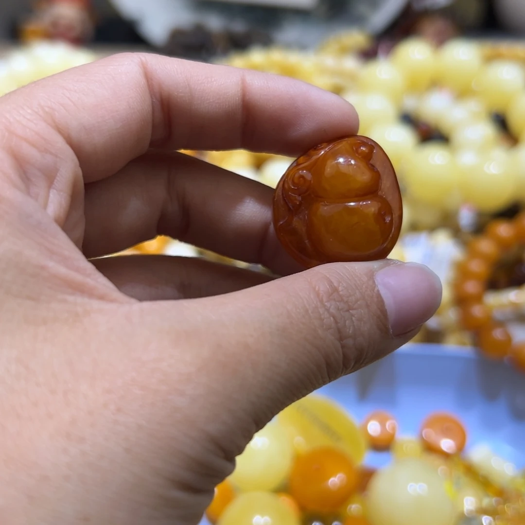 琥珀珠宝奇石未镶嵌