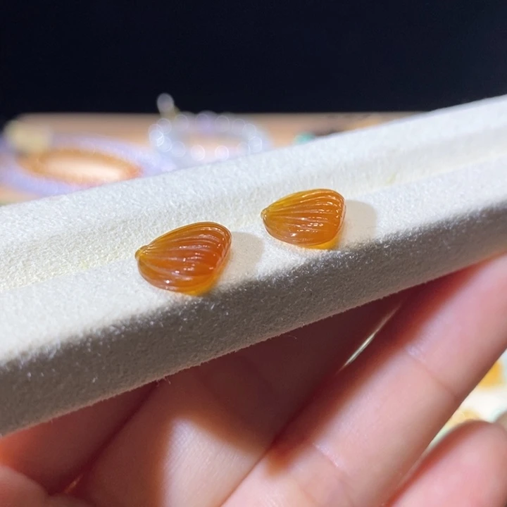 翡翠未镶嵌吊坠(不含链)翡翠黄红福贝一对