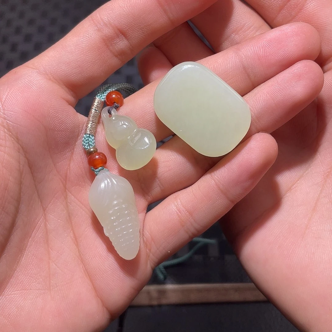 和田玉吊坠3未镶嵌