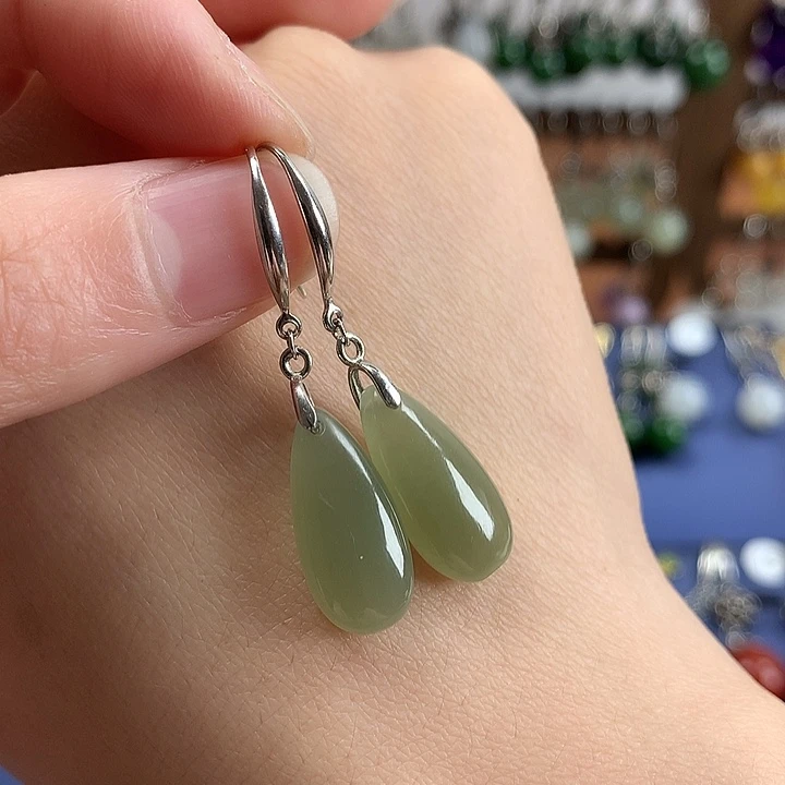 和田玉银S925镶嵌耳饰水滴晴水绿