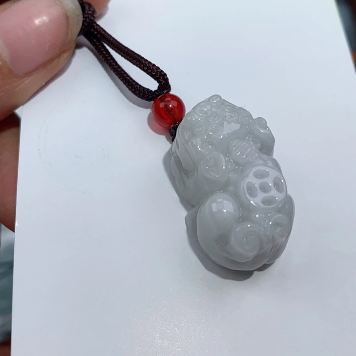 翡翠未镶嵌颈饰貔貅吊坠多样化发一