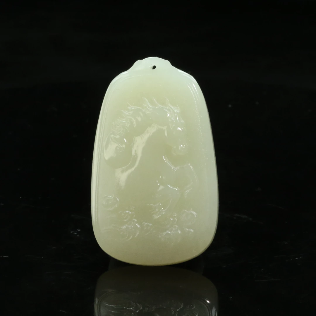 10和田玉蜂蜜水吊坠/700783保利厦门拍卖