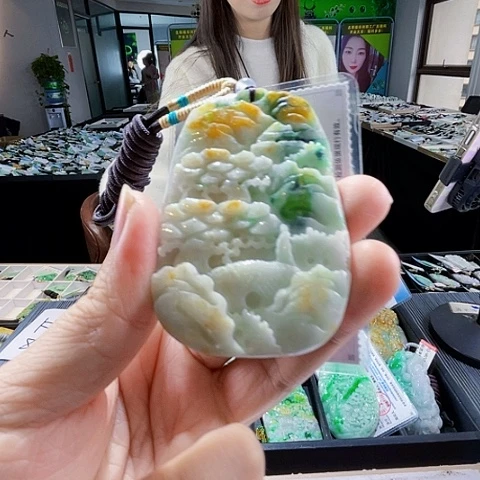 翡翠未镶嵌颈饰翡翠