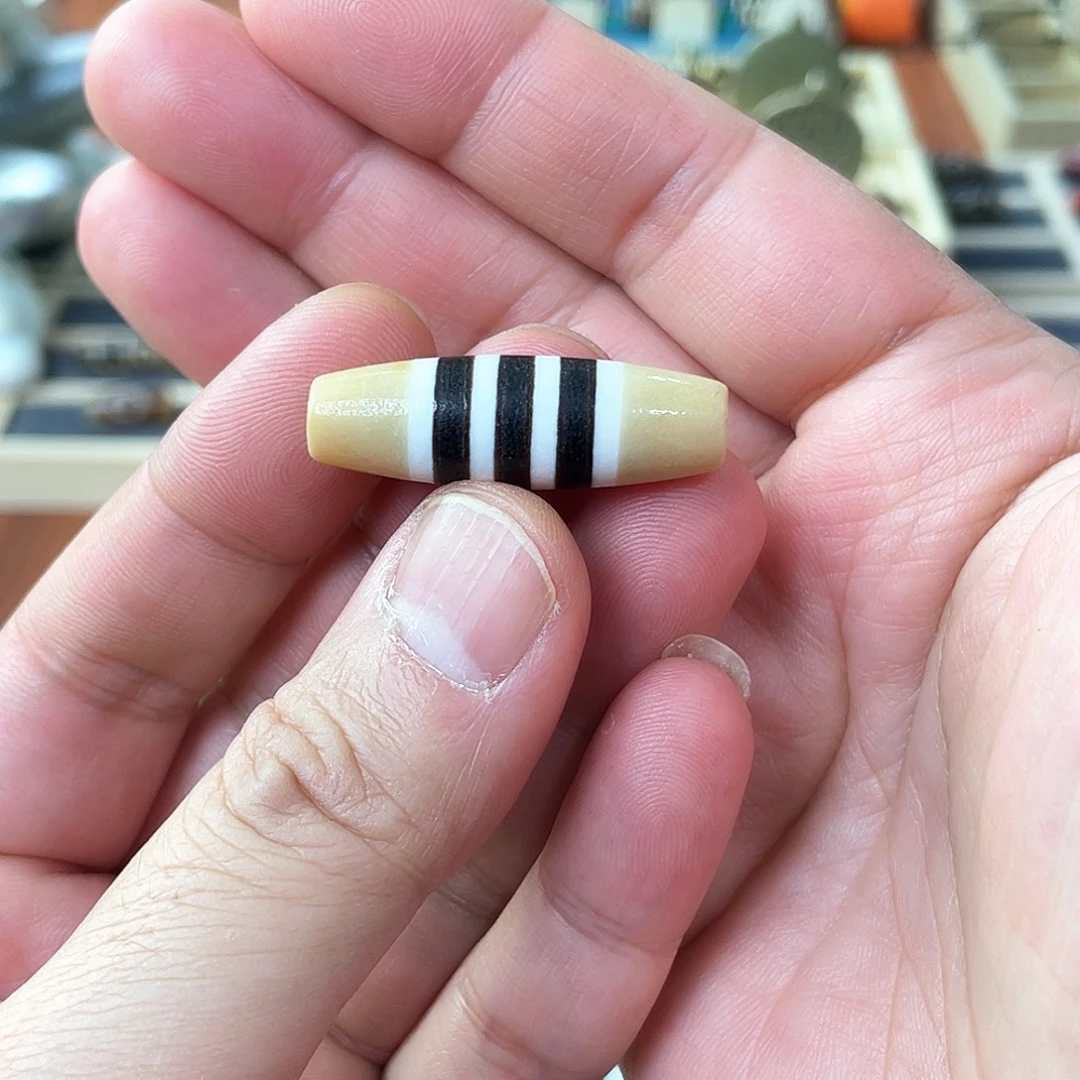 若***得玛瑙/玉髓未镶嵌颈饰