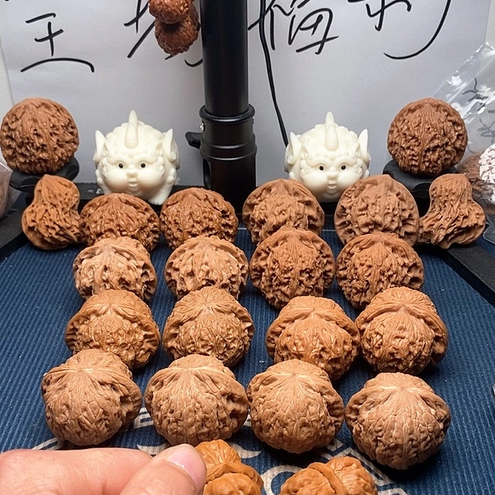 Q***·文玩核桃吊坠蛤蟆