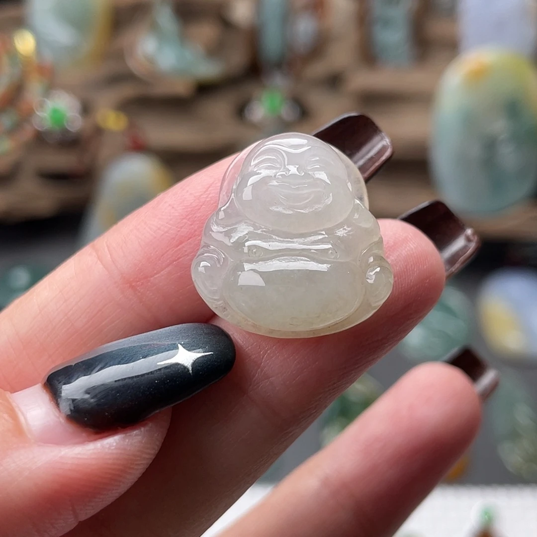 翡翠未镶嵌颈饰佛公