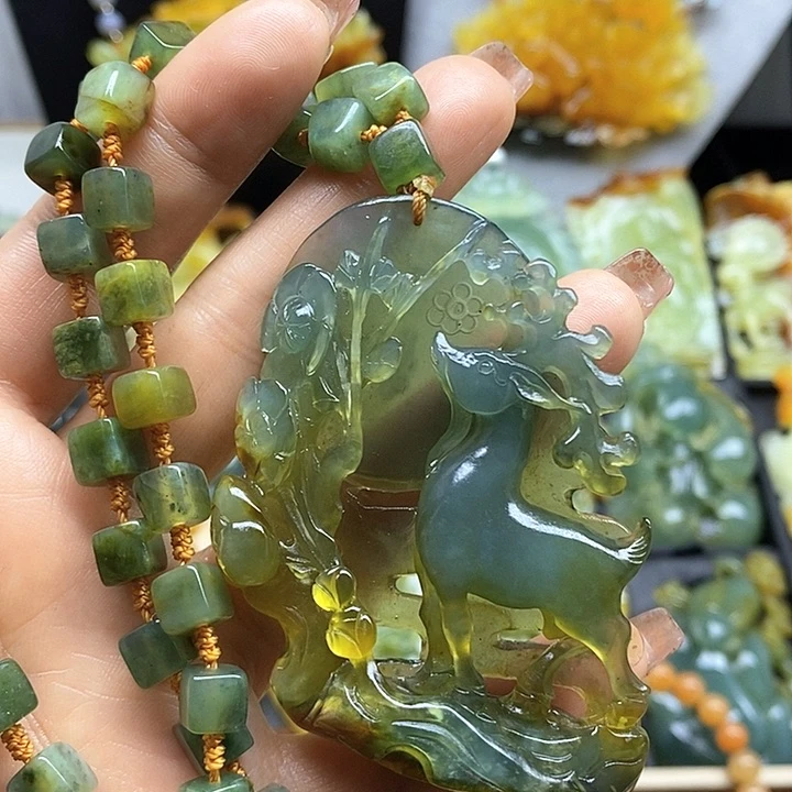 蛇纹石玉挂件未镶嵌金**铃