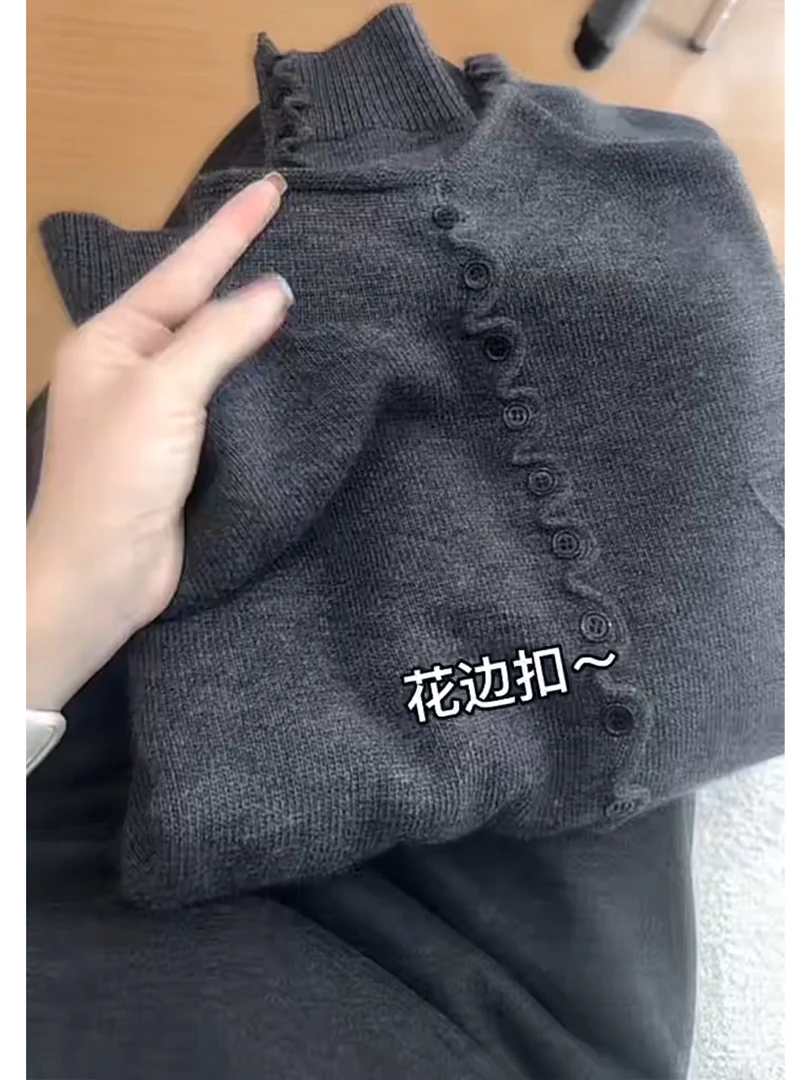复古半高领长袖针织衫女秋冬时尚洋气木耳边显瘦毛衣外搭别致上衣