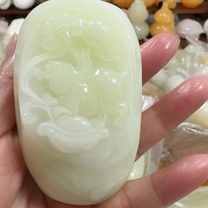 阖***欢砖雕石头手把件不退不换