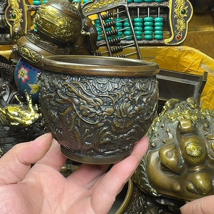 铜器摆件收收藏起来