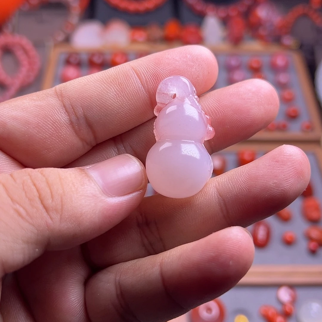 南红玛瑙未镶嵌珠宝奇石