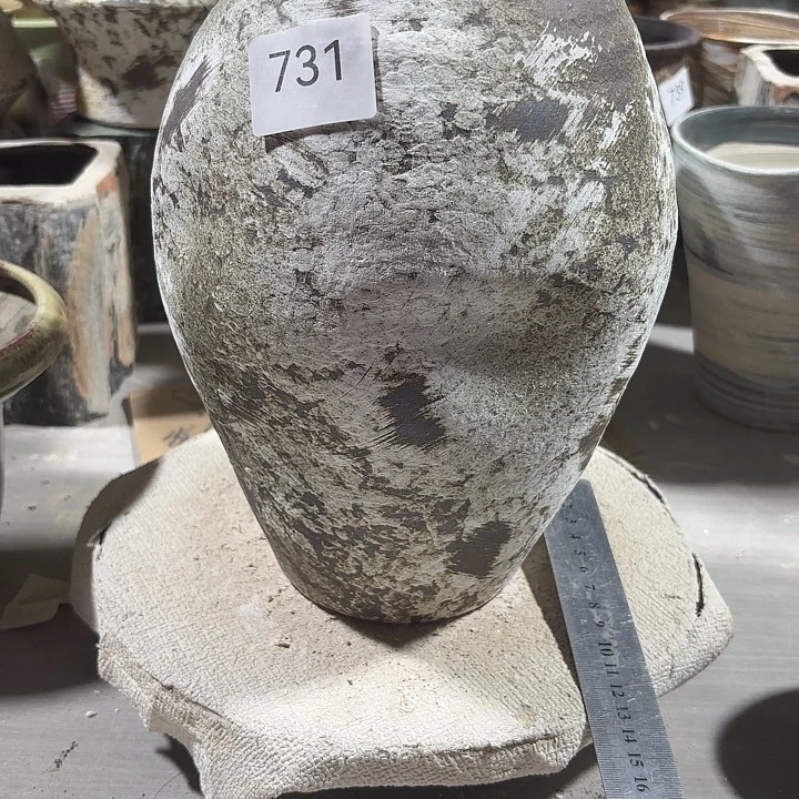 陶摆件高28.5，口9，无孔，731