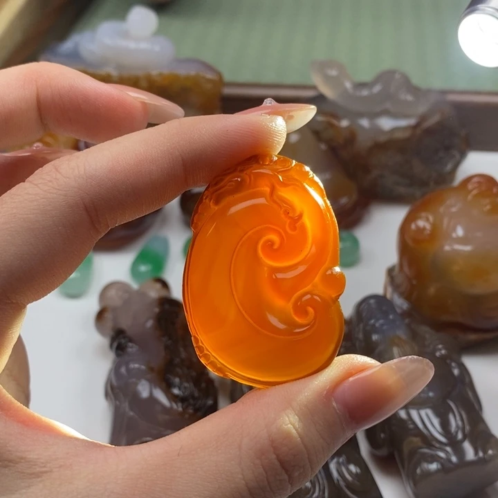 M***君玛瑙/玉髓未镶嵌颈饰